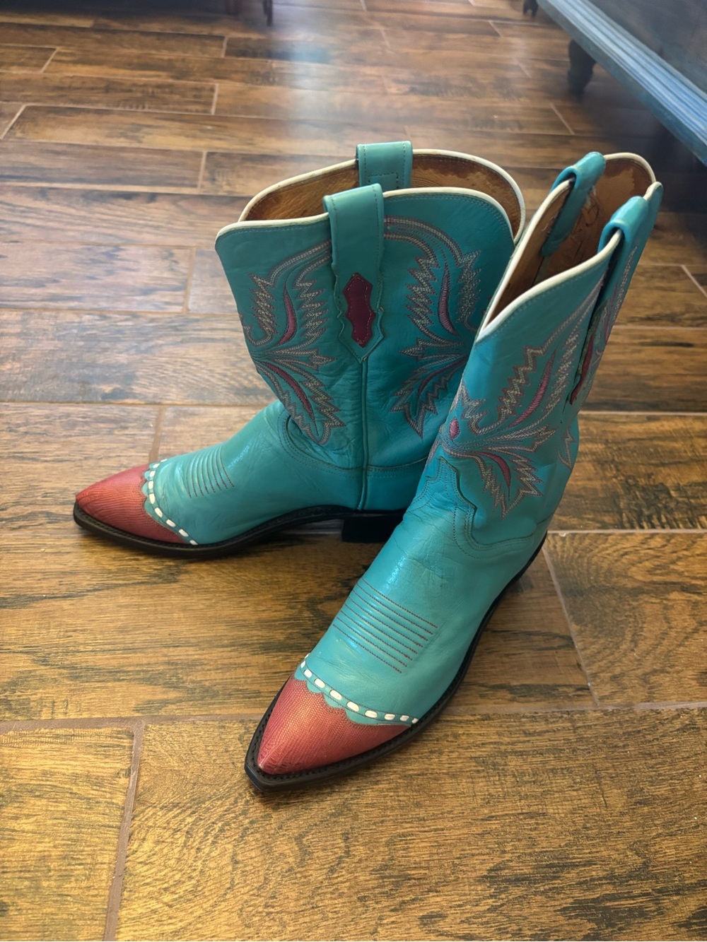 Lucchese Turquoise and Red lizard Pointed-Toe Western Boots 6.5B - Picture 5 of 7